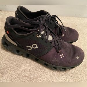 Women’s On Cloud running shoes - size 7